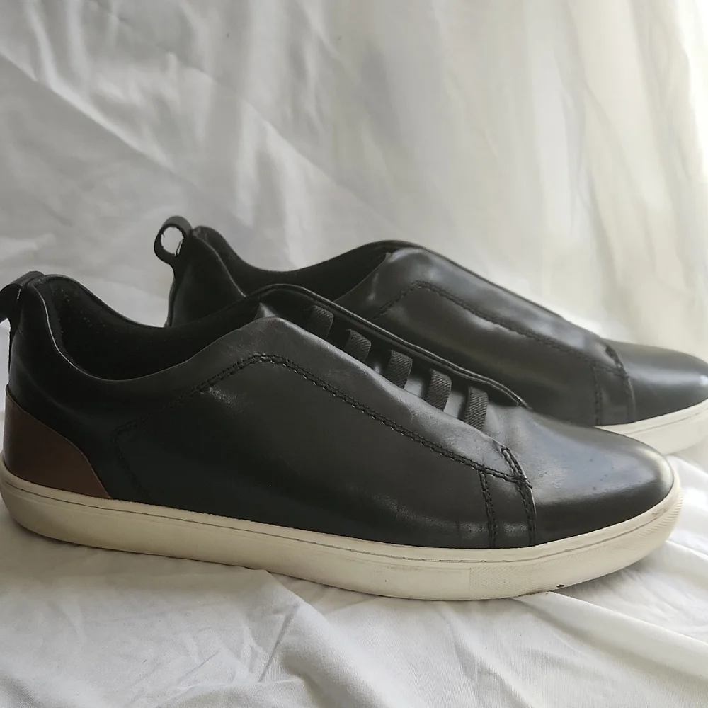 Vince Camuto Black and White Men's Sneakers - Picture 3 of 4